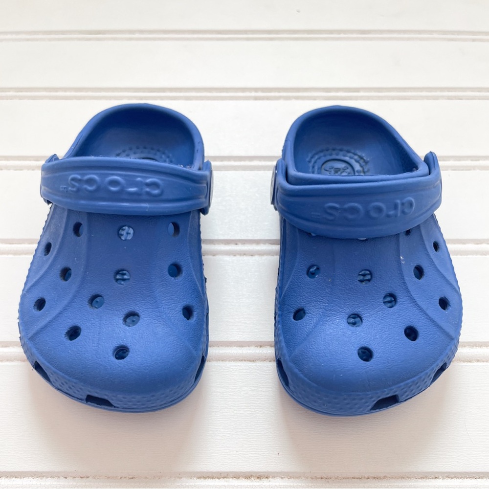 CROCS Boys Classic Clog in Royal Blue